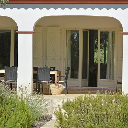Villa Elegant In Escales