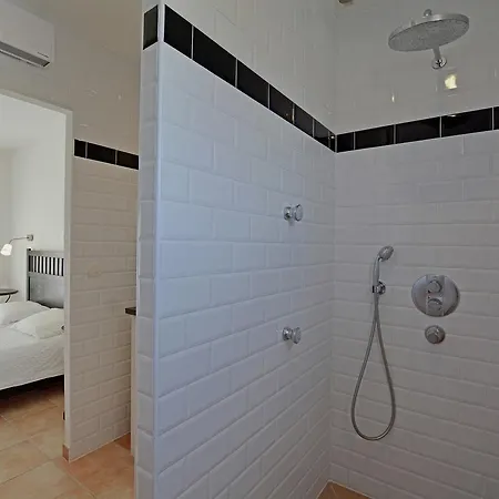 Villa Luxurious In With Pool *